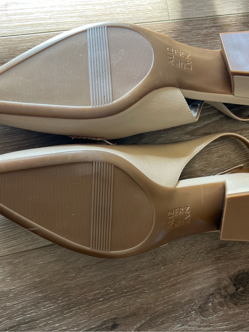 NATURALIZER | Cream Slingback Block Heel Loafers Pointed Toe Size 9 - Picture 3 of 8